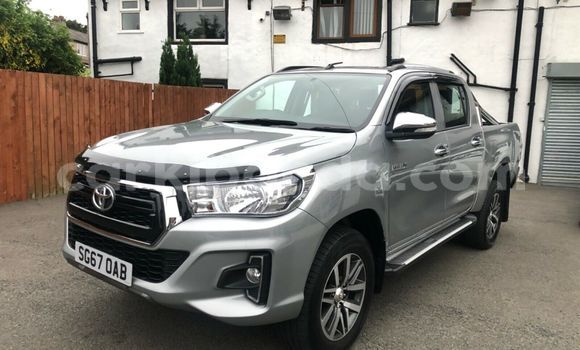 Buy Used Toyota Hilux Beige Car in Kampala in Uganda Buy Used Toyota Hilux Beige Car in Kampala in Uganda