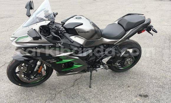 Buy Used Kawasaki Ninja ZX-9R Black Bike in Bugembe in Eastern