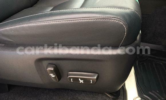 Gura Yakoze Toyota Hilux White Imodoka i Kampala mu Uganda Gura Yakoze Toyota Hilux White Imodoka i Kampala mu Uganda