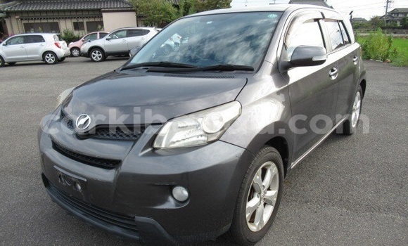 Gura Yakoze Toyota IST Beige Imodoka i Kampala mu Uganda Gura Yakoze Toyota IST Beige Imodoka i Kampala mu Uganda