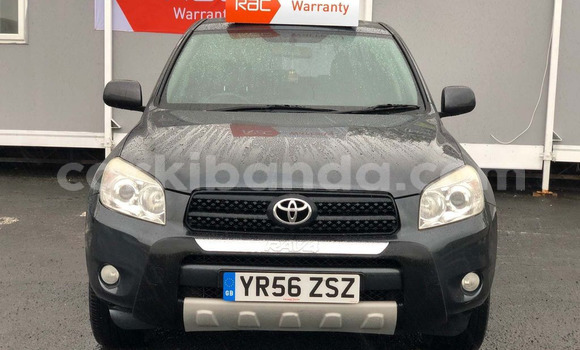 Nunua Ilio tumika Toyota RAV4 Nyeusi Gari ndani ya Kampala nchini Uganda Nunua Ilio tumika Toyota RAV4 Nyeusi Gari ndani ya Kampala nchini Uganda