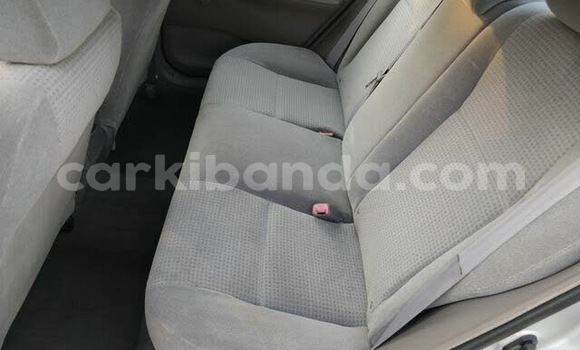 Nunua Ilio tumika Toyota Corolla Fedha Gari ndani ya Kampala nchini Uganda Nunua Ilio tumika Toyota Corolla Fedha Gari ndani ya Kampala nchini Uganda