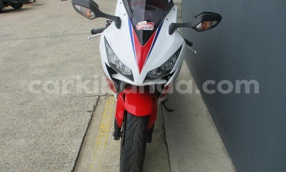 Nunua Ilio tumika Honda CBR 1000 RR Nyingine Bike ndani ya Kampala nchini Uganda Nunua Ilio tumika Honda CBR 1000 RR Nyingine Bike ndani ya Kampala nchini Uganda