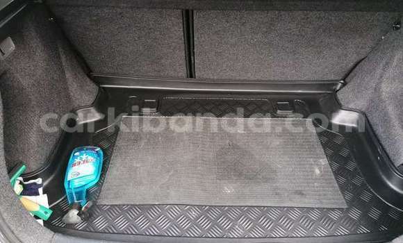 Gura Yakoze Toyota Runx White Imodoka i Kampala mu Uganda Gura Yakoze Toyota Runx White Imodoka i Kampala mu Uganda