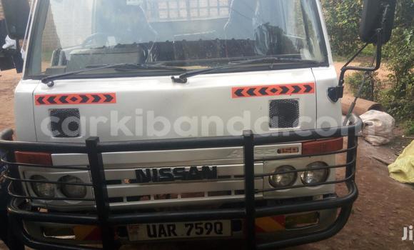 Nunua Ilio tumika Nissan Evalia Nyeupe Lori ndani ya Kampala nchini Uganda Nunua Ilio tumika Nissan Evalia Nyeupe Lori ndani ya Kampala nchini Uganda