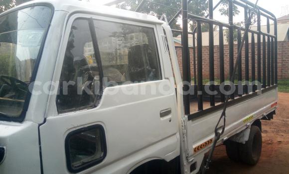 Nunua Ilio tumika Nissan Evalia Nyeupe Lori ndani ya Kampala nchini Uganda Nunua Ilio tumika Nissan Evalia Nyeupe Lori ndani ya Kampala nchini Uganda