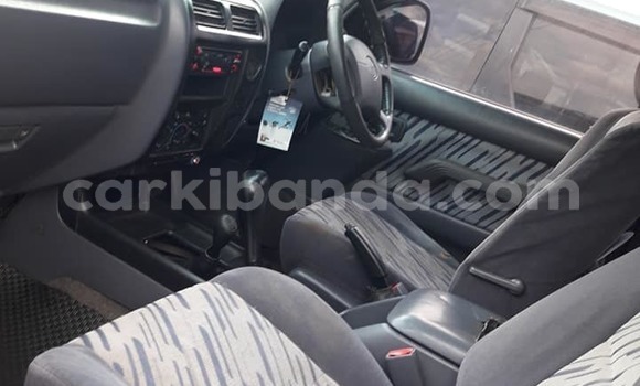 Gura Yakoze Toyota Land Cruiser Green Imodoka i Kampala mu Uganda Gura Yakoze Toyota Land Cruiser Green Imodoka i Kampala mu Uganda