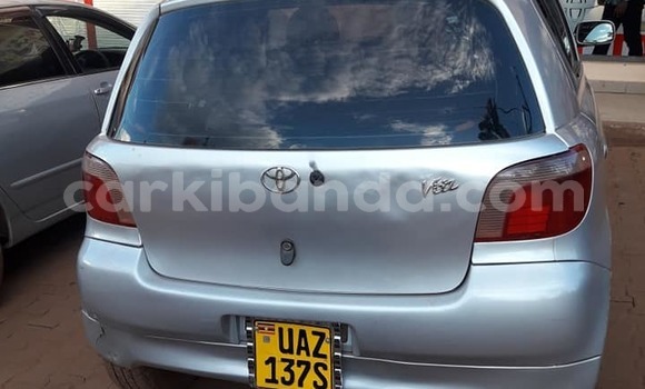 Gura Yakoze Toyota Vitz Silver Imodoka i Kampala mu Uganda Gura Yakoze Toyota Vitz Silver Imodoka i Kampala mu Uganda