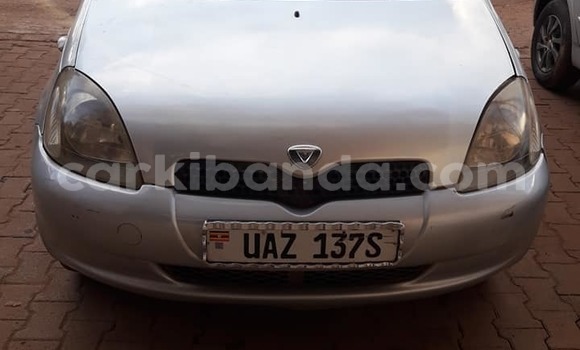 Gura Yakoze Toyota Vitz Silver Imodoka i Kampala mu Uganda Gura Yakoze Toyota Vitz Silver Imodoka i Kampala mu Uganda