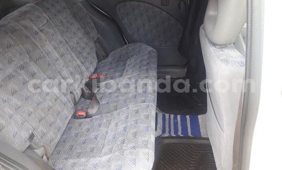 Gura Yakoze Toyota Raum White Imodoka i Kampala mu Uganda Gura Yakoze Toyota Raum White Imodoka i Kampala mu Uganda