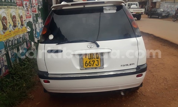 Gura Yakoze Toyota Raum White Imodoka i Kampala mu Uganda Gura Yakoze Toyota Raum White Imodoka i Kampala mu Uganda