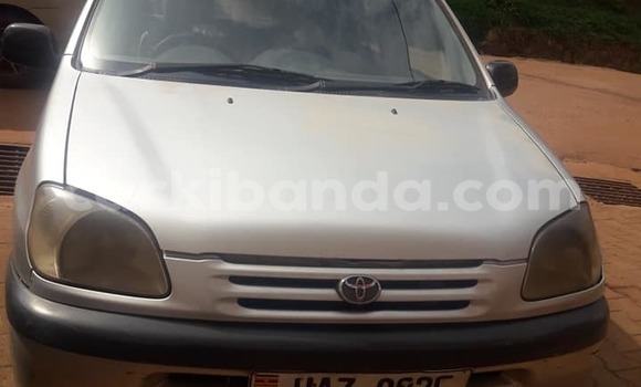 Acheter Occasion Voiture Toyota Raum Gris à Kampala, Ouganda