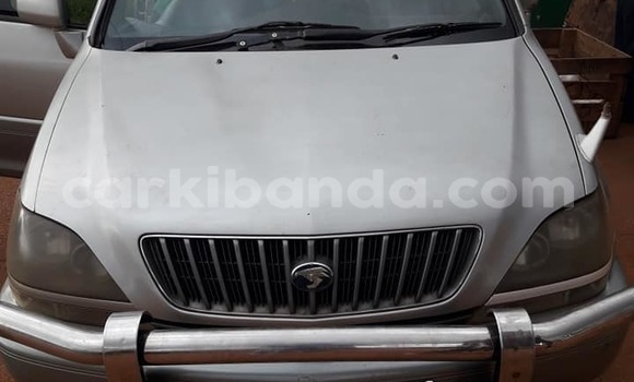Nunua Ilio tumika Toyota Harrier Fedha Gari ndani ya Kampala nchini Uganda