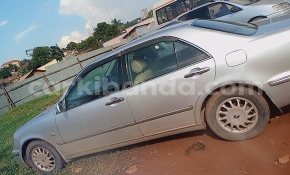 Gura Yakoze Toyota Progress Silver Imodoka i Kampala mu Uganda Gura Yakoze Toyota Progress Silver Imodoka i Kampala mu Uganda