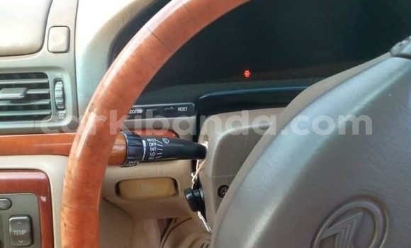 Gura Yakoze Toyota Progress Silver Imodoka i Kampala mu Uganda Gura Yakoze Toyota Progress Silver Imodoka i Kampala mu Uganda