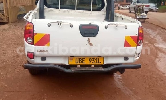 Buy Used Mitsubishi L200 White Car in Kampala in Uganda Buy Used Mitsubishi L200 White Car in Kampala in Uganda