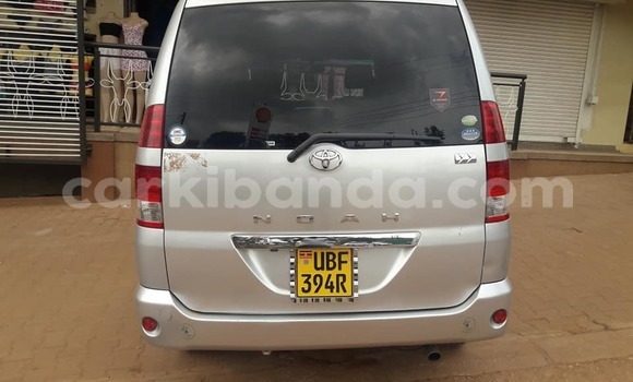 Gura Yakoze Toyota Noah Silver Imodoka i Kampala mu Uganda Gura Yakoze Toyota Noah Silver Imodoka i Kampala mu Uganda