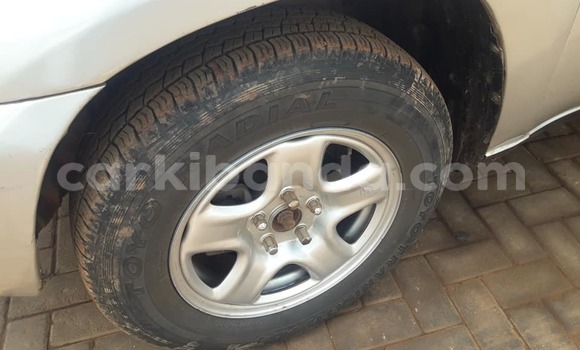 Gura Yakoze Toyota RAV4 Silver Imodoka i Kampala mu Uganda Gura Yakoze Toyota RAV4 Silver Imodoka i Kampala mu Uganda