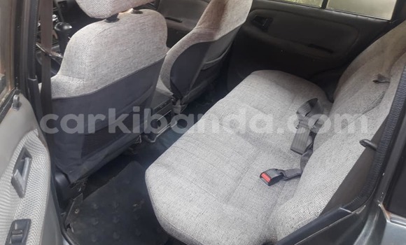 Gura Yakoze Suzuki Escudo Red Imodoka i Kampala mu Uganda Gura Yakoze Suzuki Escudo Red Imodoka i Kampala mu Uganda