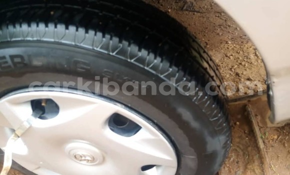 Gura Yakoze Toyota Spacio Silver Imodoka i Kampala mu Uganda Gura Yakoze Toyota Spacio Silver Imodoka i Kampala mu Uganda