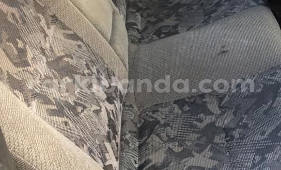 Gura Yakoze Toyota Duet Silver Imodoka i Kampala mu Uganda Gura Yakoze Toyota Duet Silver Imodoka i Kampala mu Uganda