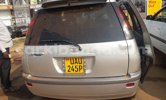 Gura Yakoze Toyota Raum Silver Imodoka i Kampala mu Uganda Gura Yakoze Toyota Raum Silver Imodoka i Kampala mu Uganda