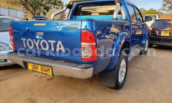 Acheter Occasion Voiture Toyota Hilux Bleu à Kampala, Ouganda Acheter Occasion Voiture Toyota Hilux Bleu à Kampala, Ouganda
