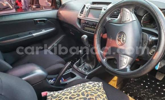 Acheter Occasion Voiture Toyota Hilux Bleu à Kampala, Ouganda Acheter Occasion Voiture Toyota Hilux Bleu à Kampala, Ouganda