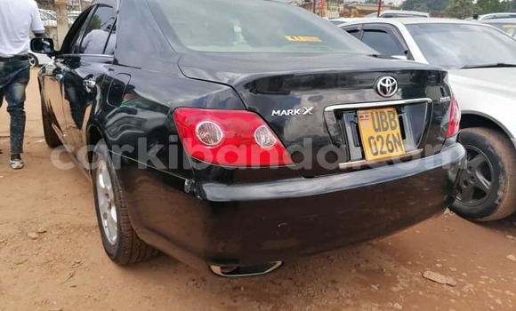 Gura Yakoze Toyota Mark X Black Imodoka i Kampala mu Uganda Gura Yakoze Toyota Mark X Black Imodoka i Kampala mu Uganda