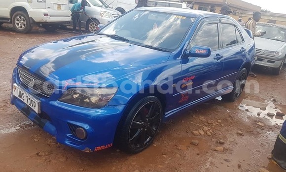Gura Yakoze Toyota Altezza Blue Imodoka i Adjumani mu Northern