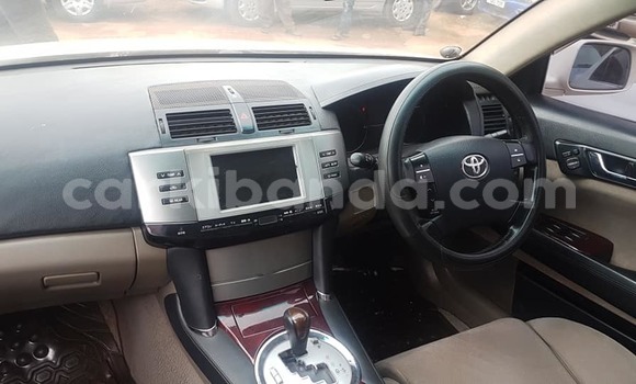 Gura Yakoze Toyota Mark X White Imodoka i Kampala mu Uganda Gura Yakoze Toyota Mark X White Imodoka i Kampala mu Uganda