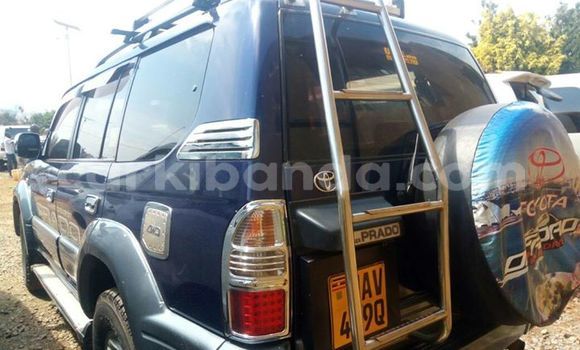 Nunua Ilio tumika Toyota Land Cruiser Prado Bluu Gari ndani ya Kampala nchini Uganda Nunua Ilio tumika Toyota Land Cruiser Prado Bluu Gari ndani ya Kampala nchini Uganda