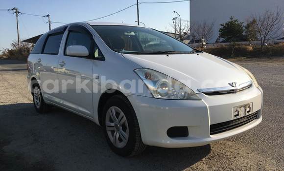 Buy Used Toyota Wish White Car in Kampala in Uganda Buy Used Toyota Wish White Car in Kampala in Uganda