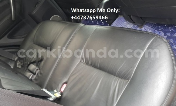 Acheter Occasion Voiture Toyota RAV4 Gris à Kampala, Ouganda Acheter Occasion Voiture Toyota RAV4 Gris à Kampala, Ouganda