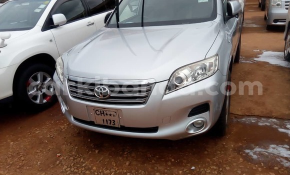 Gura Nshya Toyota Vanguard Silver Imodoka i Kampala mu Uganda Gura Nshya Toyota Vanguard Silver Imodoka i Kampala mu Uganda