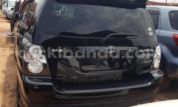 Gura Nshya Toyota Kluger Silver Imodoka i Kampala mu Uganda Gura Nshya Toyota Kluger Silver Imodoka i Kampala mu Uganda