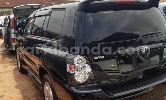 Gura Nshya Toyota Kluger Silver Imodoka i Kampala mu Uganda Gura Nshya Toyota Kluger Silver Imodoka i Kampala mu Uganda