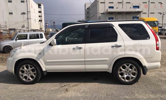 Gura Yakoze Honda CR–V White Imodoka i Kampala mu Uganda Gura Yakoze Honda CR–V White Imodoka i Kampala mu Uganda