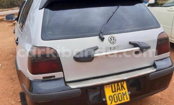 Gura Yakoze Volkswagen Golf Silver Imodoka i Kampala mu Uganda Gura Yakoze Volkswagen Golf Silver Imodoka i Kampala mu Uganda
