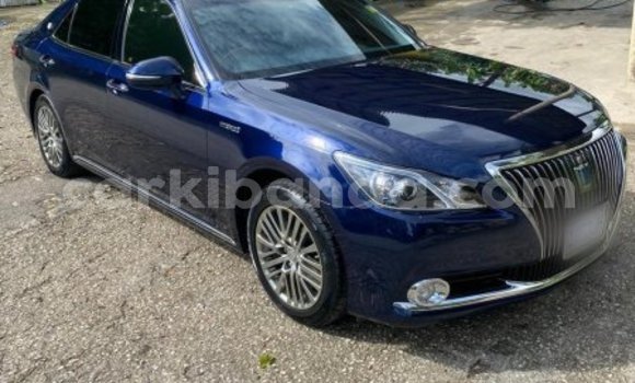 Acheter Occasion Voiture Toyota Crown Majesta Noir à Kampala, Ouganda Acheter Occasion Voiture Toyota Crown Majesta Noir à Kampala, Ouganda