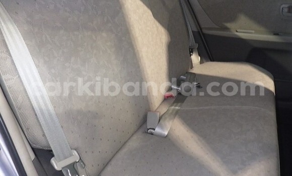 Nunua Ilio tumika Toyota Vitz Fedha Gari ndani ya Kampala nchini Uganda Nunua Ilio tumika Toyota Vitz Fedha Gari ndani ya Kampala nchini Uganda