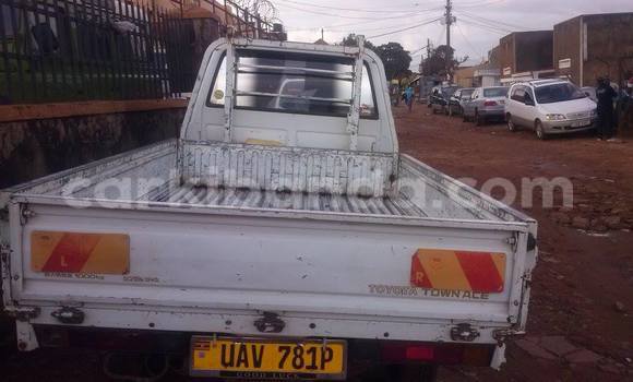 Gura Yakoze Toyota Town Ace White Imodoka i Arua mu Uganda Gura Yakoze Toyota Town Ace White Imodoka i Arua mu Uganda