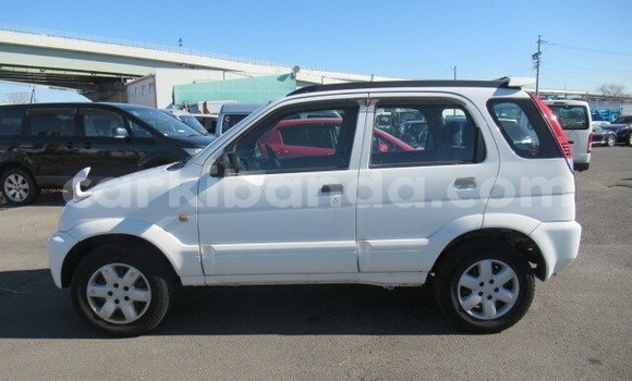 Nunua Ilio tumika Toyota Cami Nyeupe Gari ndani ya Kampala nchini Uganda Nunua Ilio tumika Toyota Cami Nyeupe Gari ndani ya Kampala nchini Uganda