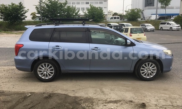 Nunua Ilio tumika Toyota Fielder Bluu Gari ndani ya Kampala nchini Uganda Nunua Ilio tumika Toyota Fielder Bluu Gari ndani ya Kampala nchini Uganda