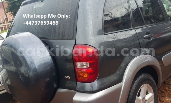 Gura Yakoze Toyota RAV4 Silver Imodoka i Kampala mu Uganda Gura Yakoze Toyota RAV4 Silver Imodoka i Kampala mu Uganda