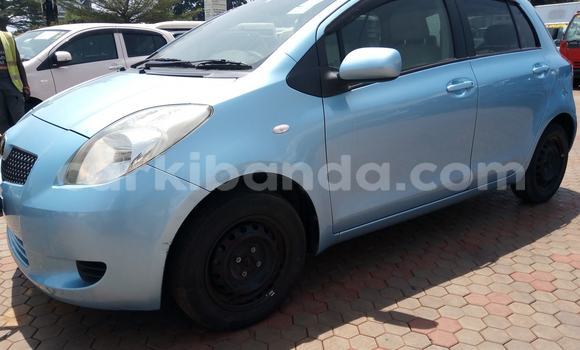 Buy Used Toyota Vitz Blue Car in Adjumani in Northern