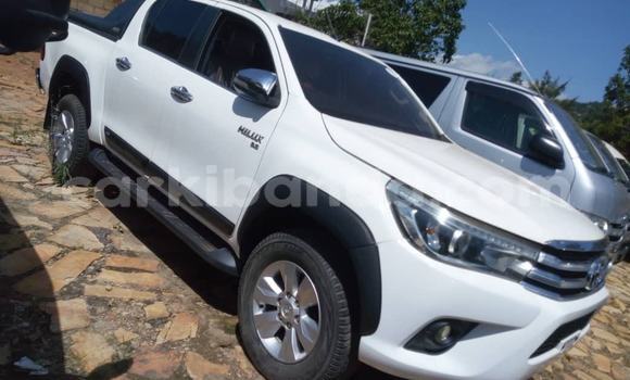 Nunua Ilio tumika Toyota Hilux Nyeupe Gari ndani ya Adjumani nchini Kaskazini Nunua Ilio tumika Toyota Hilux Nyeupe Gari ndani ya Adjumani nchini Kaskazini