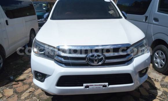 Nunua Ilio tumika Toyota Hilux Nyeupe Gari ndani ya Adjumani nchini Kaskazini Nunua Ilio tumika Toyota Hilux Nyeupe Gari ndani ya Adjumani nchini Kaskazini