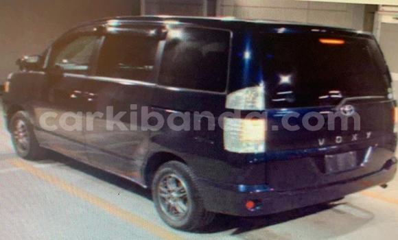 Nunua Ilio tumika Toyota Voxy Bluu Gari ndani ya Adjumani nchini Kaskazini Nunua Ilio tumika Toyota Voxy Bluu Gari ndani ya Adjumani nchini Kaskazini