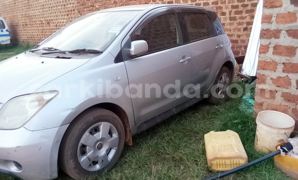Buy Used Toyota IST Silver Car in Kampala in Uganda